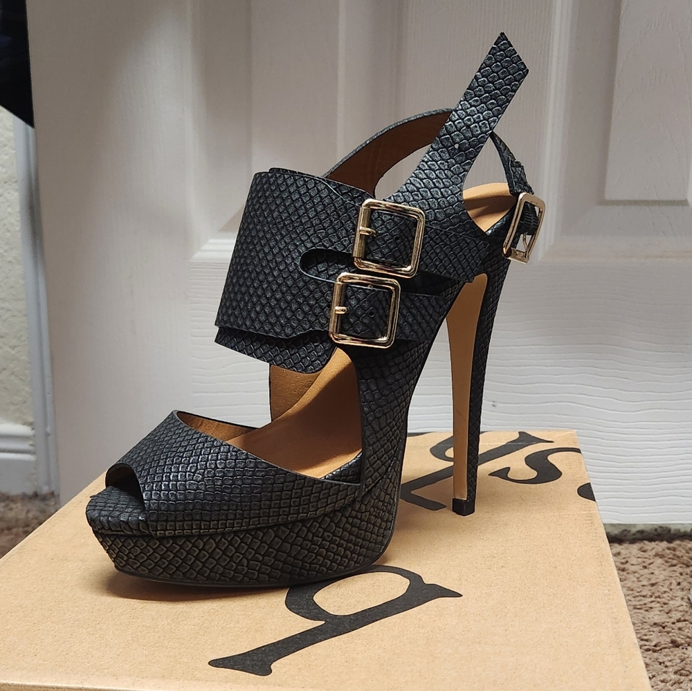 Platform stilettos